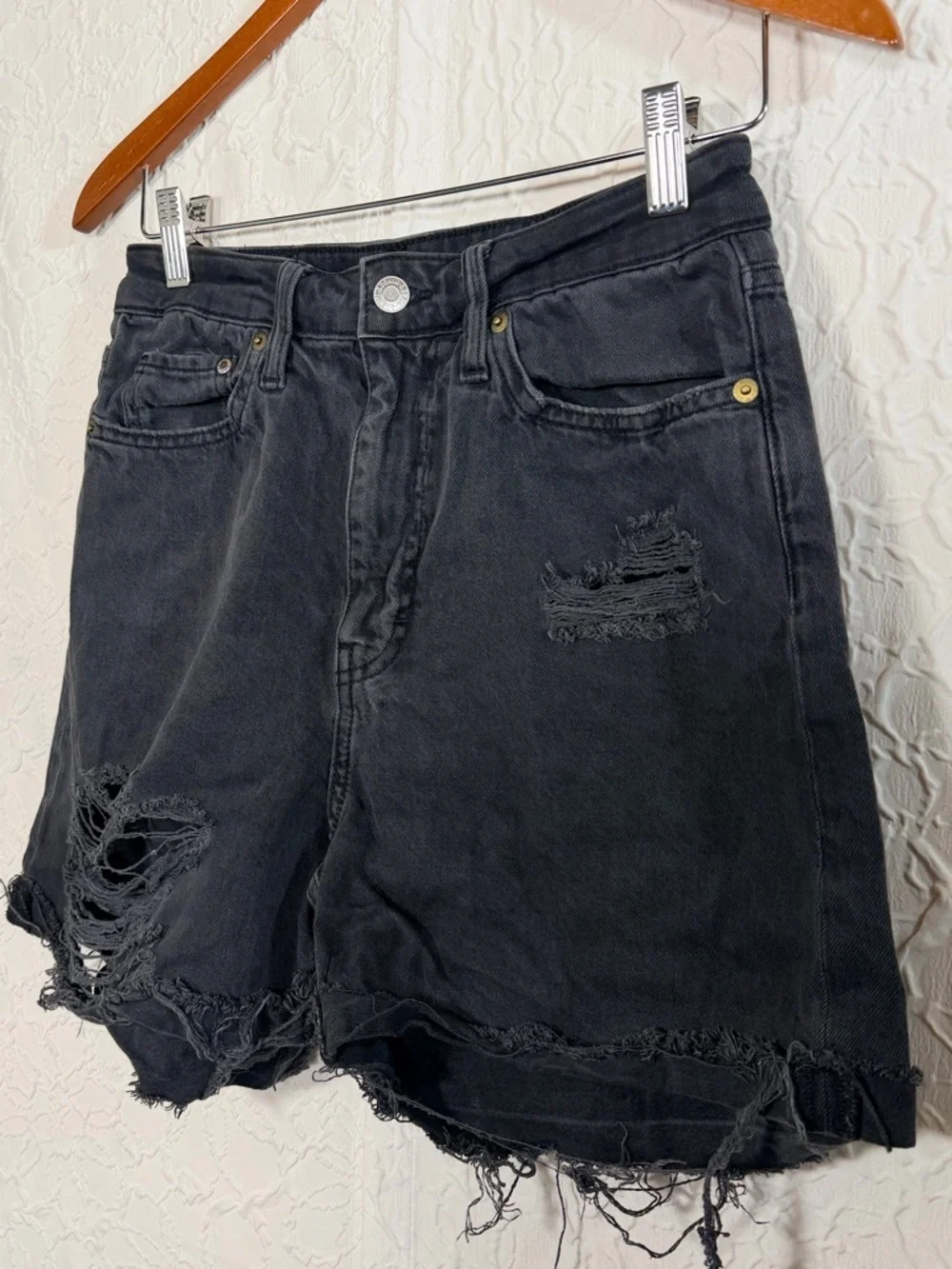 H&M Ultra High Waist Distressed Mom Jean Shorts Sz 6